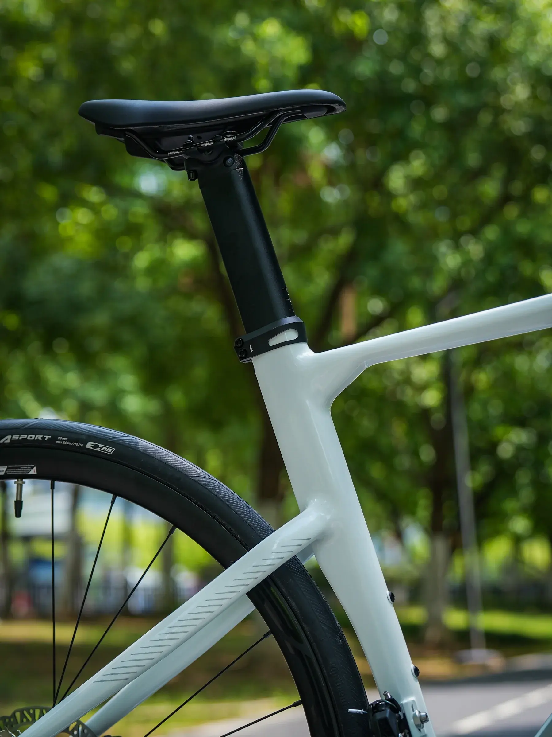 Bross Zenith A 105 R7120 Alloy Road Bike 12 Speed (1)